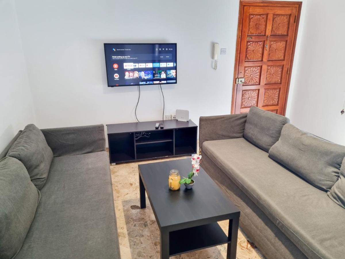 Luxury City Rooms Larnaca Bagian luar foto
