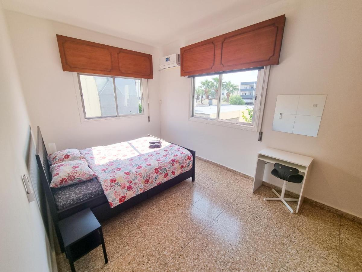 Luxury City Rooms Larnaca Bagian luar foto